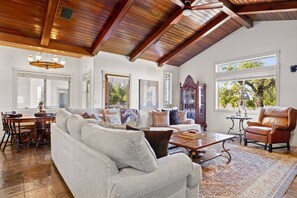 TV, fireplace, offices - The Diamond B Horse Ranch! (Mesa)