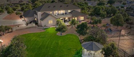 المنشأة من الخارج