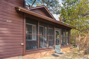 Exterior detail - Blue Jay Bungalow – Mountain Cabin Near RMNP – 20-NCD0280 (Estes Park)