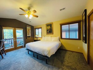 3 bedrooms, desk, iron/ironing board, free WiFi