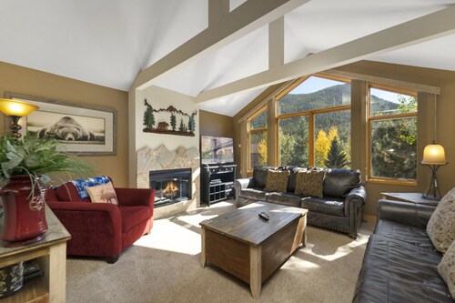 Gateway to the Wildside – Lodge-Style Townhome Near RMNP – EV #3453