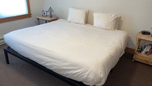 1 bedroom, iron/ironing board, travel cot, free WiFi