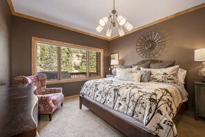 3 bedrooms, iron/ironing board, travel cot, free WiFi - Fall River Retreat #11- 3 BDR Condo on River in Estes Park CO - EV# 6196 (Estes Park)