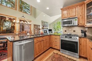 Coffee/tea maker, fridge, microwave, oven