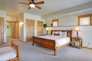 2 bedrooms, desk, iron/ironing board, free WiFi