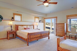 2 habitaciones, escritorio, tabla de planchar con plancha y wifi gratis