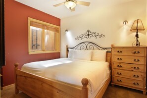 2 slaapkamers, een strijkplank/strijkijzer, reisbedje, gratis wifi