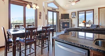 Mount Chiquita 10A - 2 Br Condo with Private Hot Tub - Lake and Mountain Views