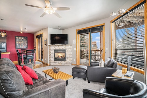 Nakai Peak 41B - 2 Br Condo - Private Hot Tub - Lake and Mountain Views