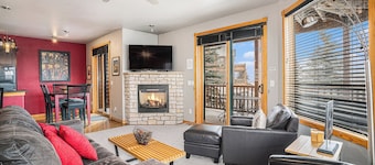 Nakai Peak 41B - 2 Br Condo - Private Hot Tub - Lake and Mountain Views