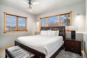 2 bedrooms, iron/ironing board, free WiFi, bed sheets - Nakai Peak 41B - 2 Br Condo - Private Hot Tub - Lake and Mountain Views (Estes Park)
