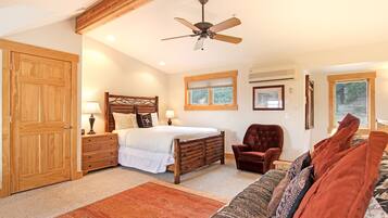 3 soverom, strykejern/-brett, reiseseng for barn og wi-fi (inkludert)