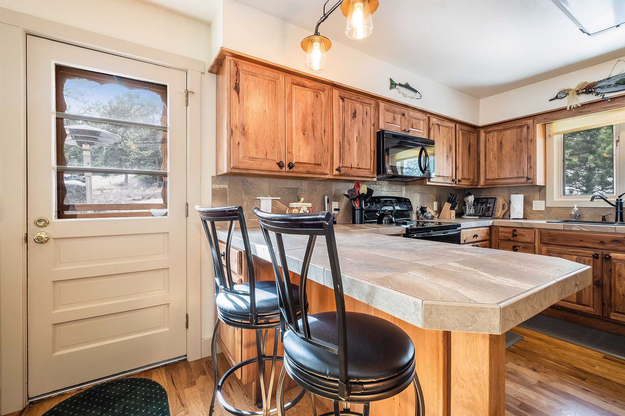 雪櫃、微波爐、焗爐、爐具