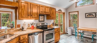 Heavenly Pines - Gorgeous Vacation Home - Private Hot Tub - 20-NCD0035