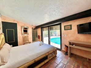 5 Schlafzimmer, Schreibtisch, Bügeleisen/Bügelbrett, Internetzugang