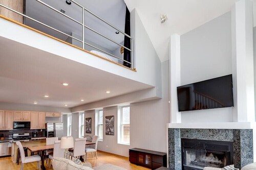 Stunning 2 Floor Penthouse Downtown