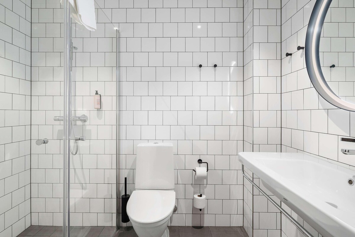 Bad | Dusj, hårføner, håndklær og såpe