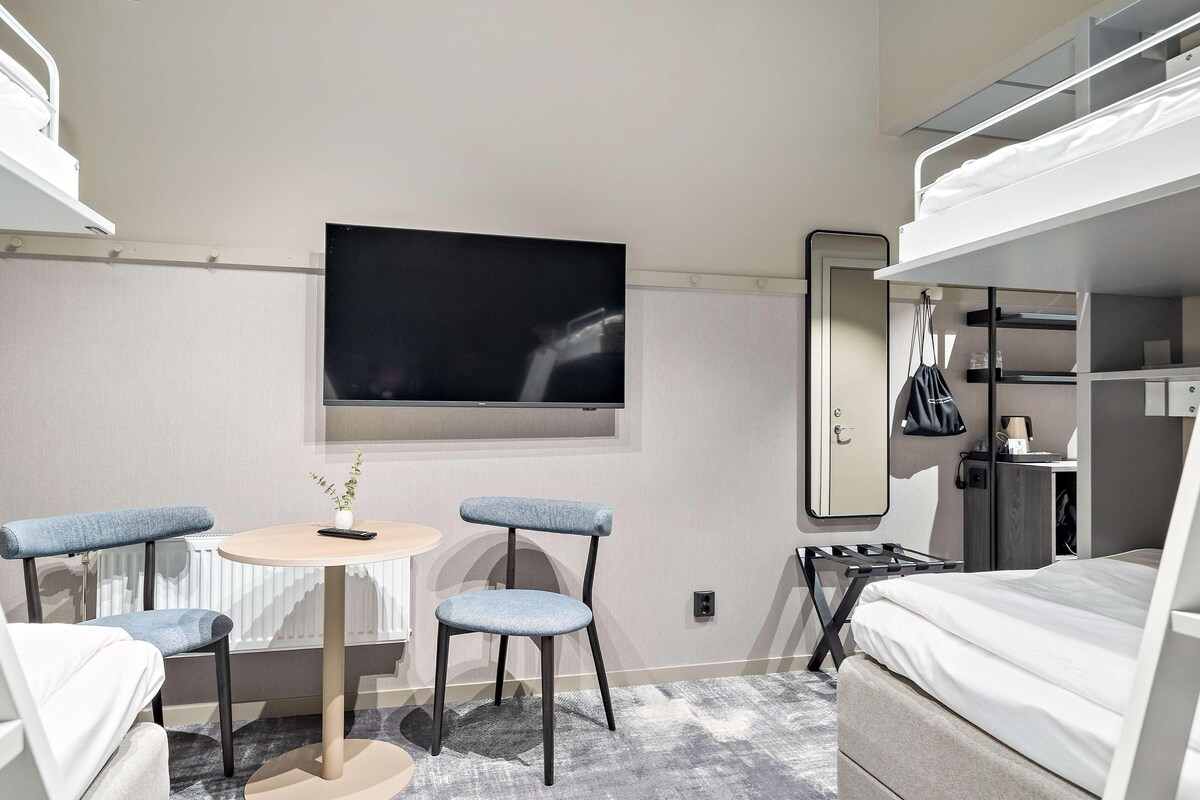 2 Single 1 Single Bunkbed Non-Smoking Family Room No Window In Room Full Breakfast