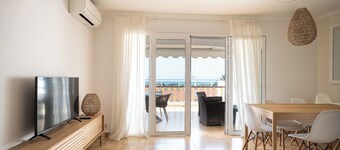 V89B | Villa Sea Lights