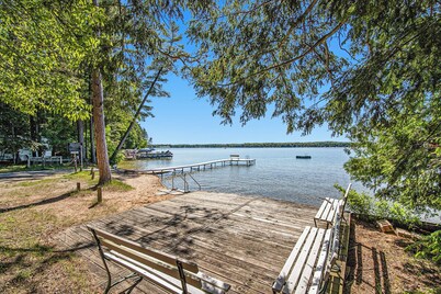 Cozy Cottage w/ Shared Neighborhood Lake Access