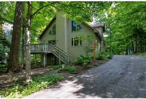 Exterior - Cozy Cottage w/ Shared Neighborhood Lake Access (Traverse City)