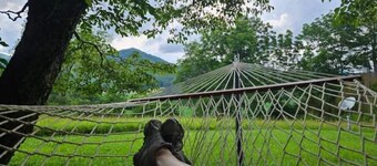 Hiker's Haven: Trail Days, Starry Firepit Nights