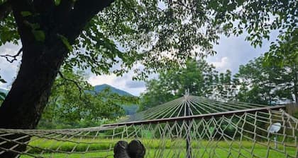 Hiker's Haven: Trail Days, Starry Firepit Nights