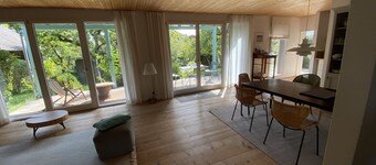 Ferienhaus mit Garten, Klarer Architektur und Puristischem Design