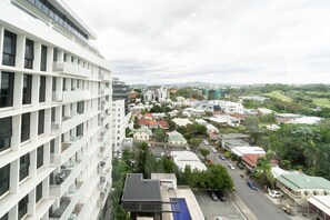 Exterior - 1BR Amazing City Views + Pool/Gym (Spring Hill)