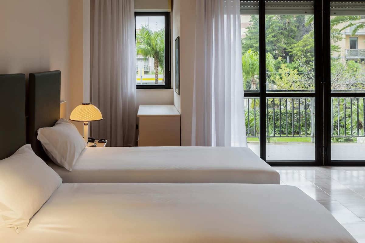 Standard Twin Room, Non Smoking | In-room safe, blackout drapes, free WiFi