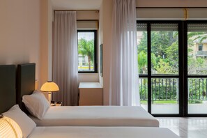 Standard Twin Room, Non Smoking | 1 bedroom, in-room safe, blackout curtains, free WiFi