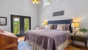 5 bedrooms, iron/ironing board, free WiFi, bed sheets