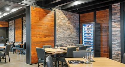 Cobblestone Hotel & Suites - Lynden
