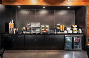 Free daily buffet breakfast  - Cobblestone Hotel & Suites - Lynden (Lynden)