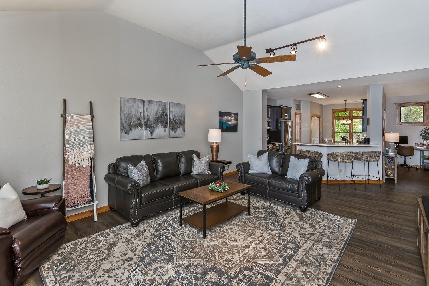 Beautiful Mountain Views-Comfortable and Stylish Home- by Sunscape Property Management