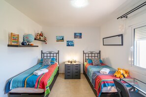 2 dormitorios, tabla de planchar con plancha, wifi gratis y ropa de cama