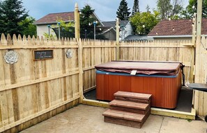 Outdoor spa tub - West ave home in Hibbing (Hibbing)