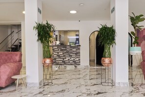 Reception - 33 Hotel Boutique (Medellín)