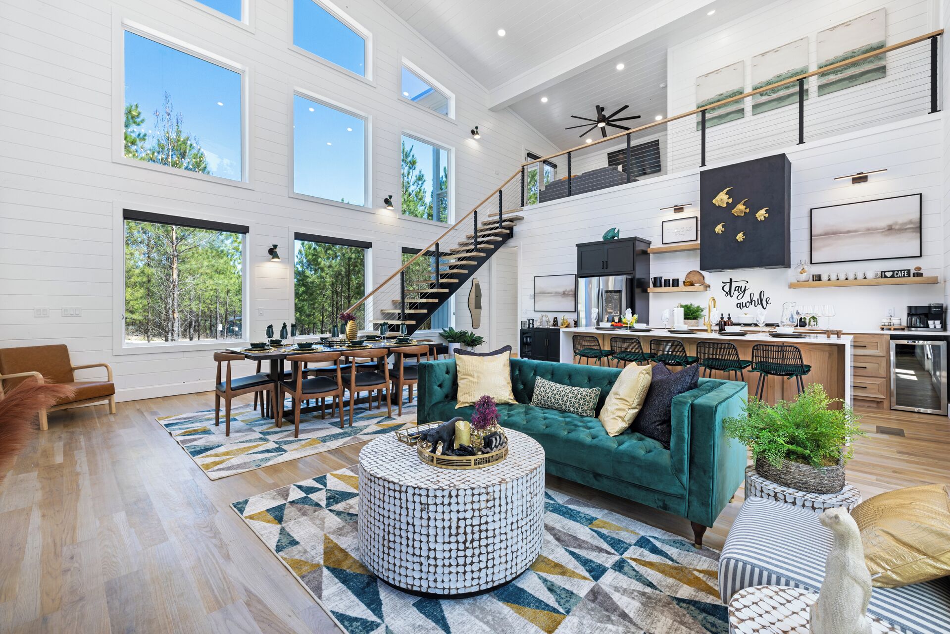 智能电视、壁炉、电子游戏