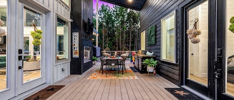 Outdoor dining