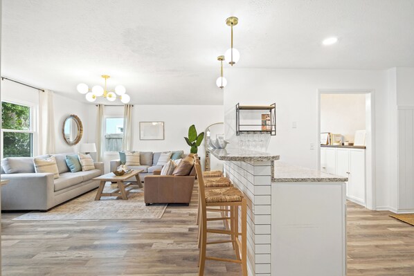 Interior - 3-bedroom house only a 5 minute walk to the beach with a turf backyard! (Jacksonville Beach)