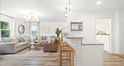 3-bedroom house only a 5 minute walk to the beach with a turf backyard!