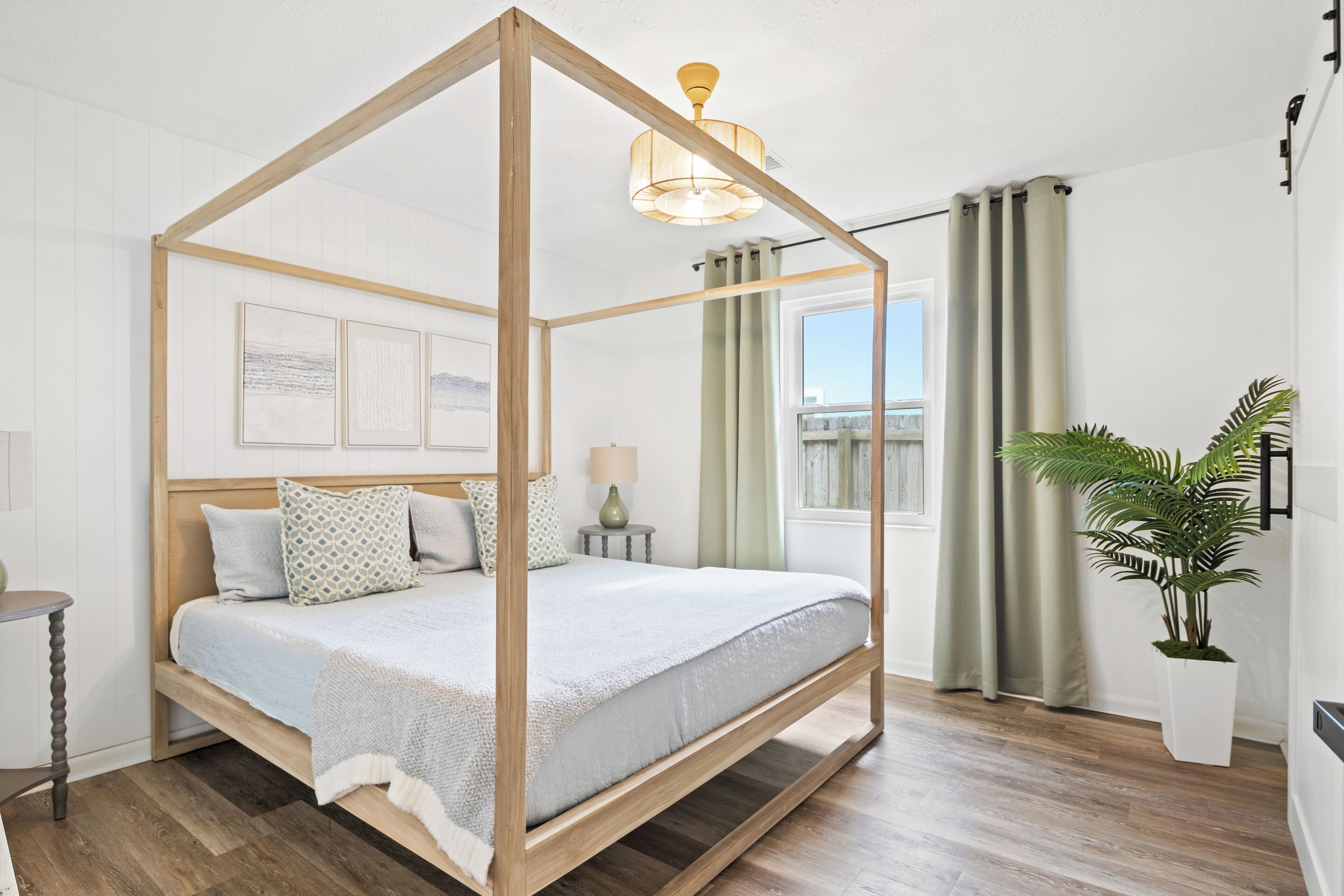 3 bedrooms, desk, free WiFi, bed sheets