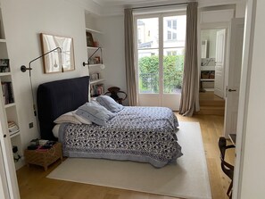 5 soverom, strykejern/-brett, wi-fi (inkludert) og sengetøy