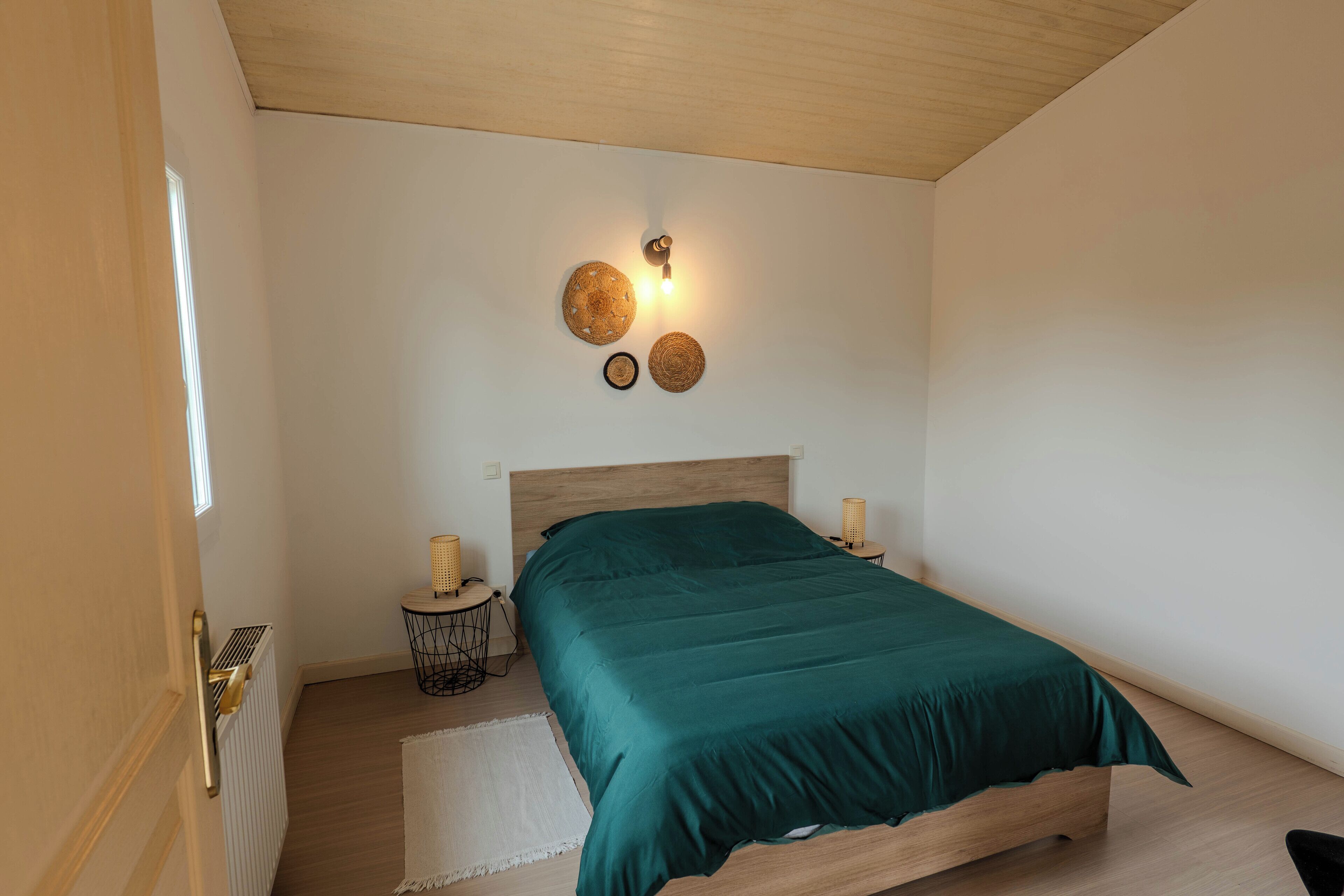 2 chambres, fer et planche à repasser, Wi-Fi gratuit, draps fournis