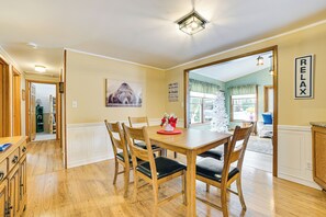Dining - Boyne City Retreat Near Beaches & Mtn Resort! (Boyne City)