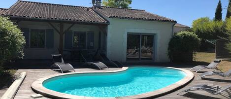 Outdoor pool, a heated pool