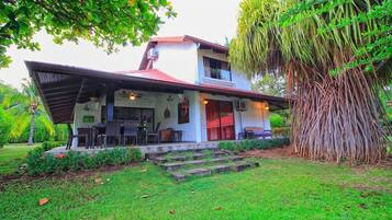 Familievilla - 4 soveværelser - udsigt til have | Terrasse/gårdhave