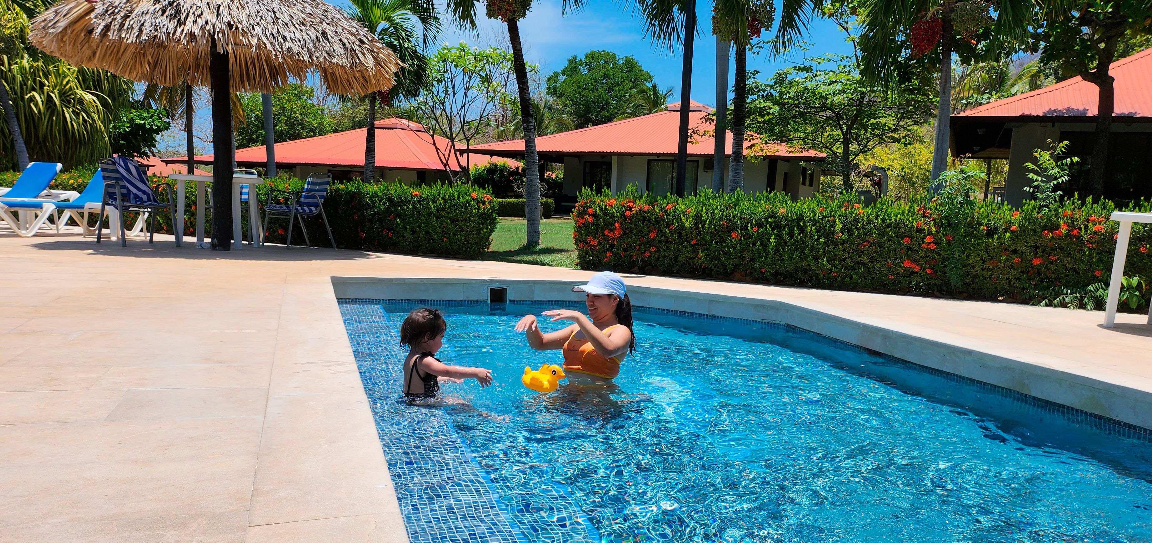 2 outdoor pools