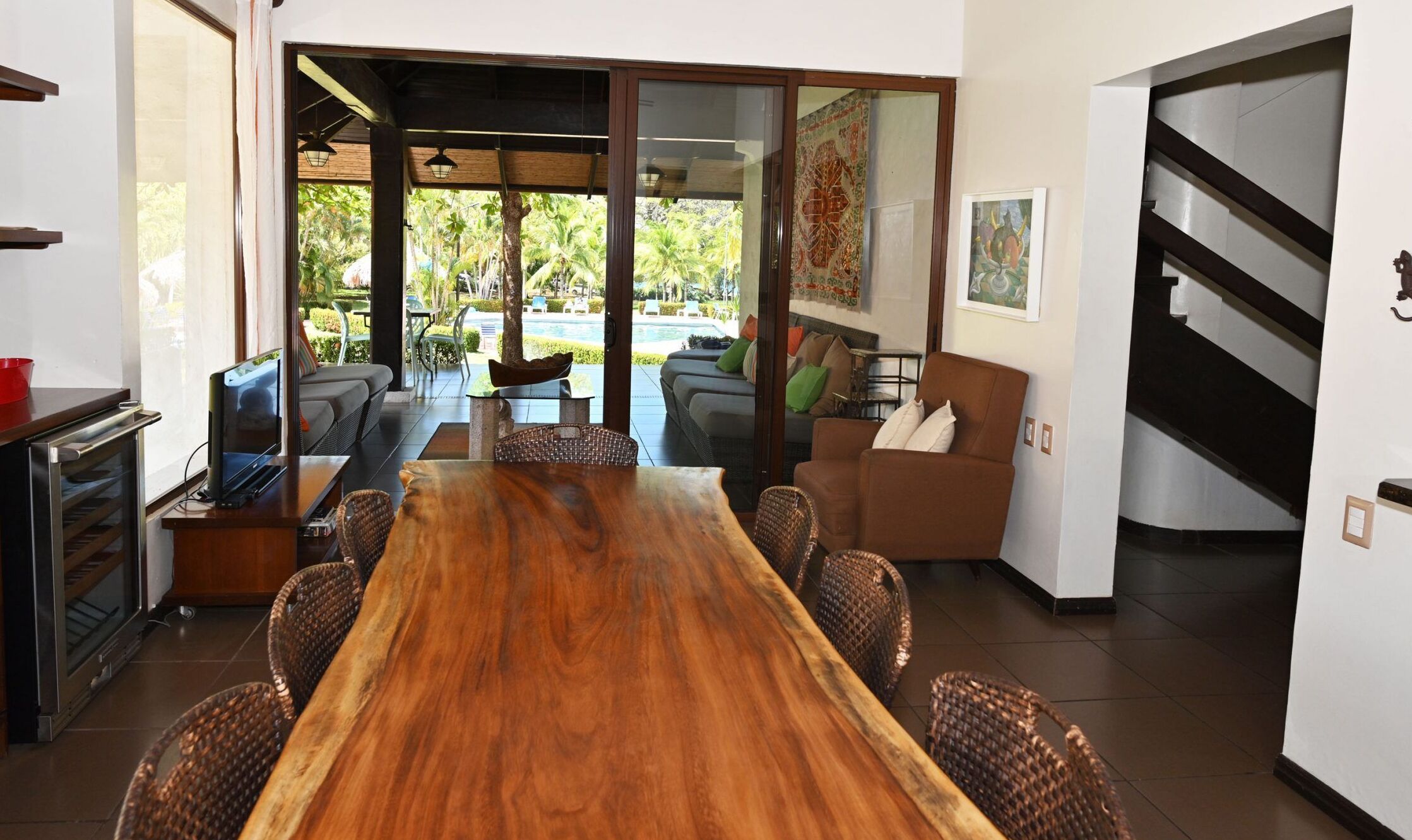 Familievilla - 4 soveværelser - udsigt til pool | Spisestue